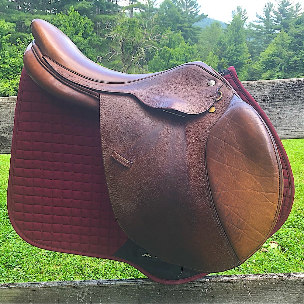 Bevel Jump Saddle